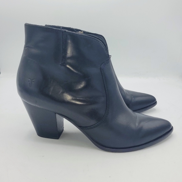 FRYE Jennifer Black Leather Ankle Side Zip Booties Size 7 M - Picture 2 of 16